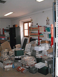 Parte de la documentaci&oacute;n del Archivo a nuestra llegada en julio de 2010.