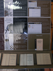 Detalle de los paneles explicativos del funcionamiento de la Biblioteca